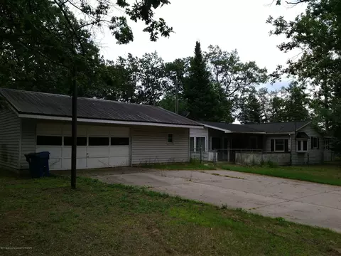 2576 Ivan, Harrison, MI 48625 photo 2