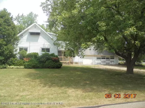 1151 Ralph St, Lansing, MI 48906 photo 3