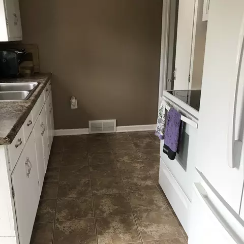 856 Morris Ave, Lansing, MI 48917 photo 4