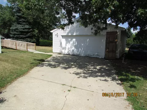 219 E Miller, Lansing, MI 48911 photo 11
