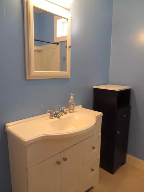 622 E Cavanaugh Rd, Lansing, MI 48910 photo 4