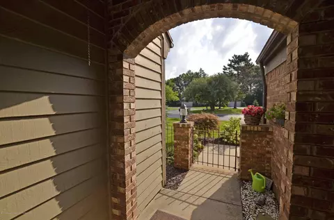 1900 Danbury E, Okemos, MI 48864 photo 16