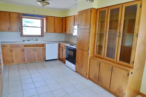2505 E Cavanaugh Rd, Lansing, MI 48910 photo 11