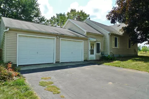 2505 E Cavanaugh Rd, Lansing, MI 48910 photo 4