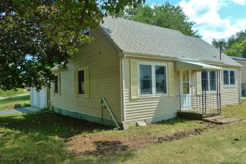 2505 E Cavanaugh Rd, Lansing, MI 48910 photo 3
