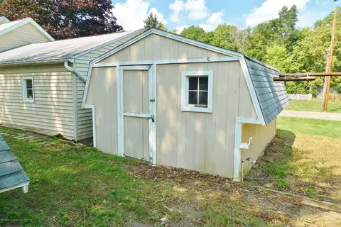 2505 E Cavanaugh Rd, Lansing, MI 48910 photo 8