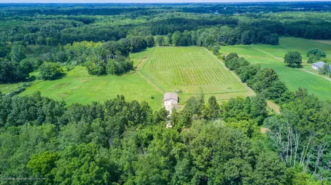 8550 Braden Rd, Haslett, MI 48840 photo 2