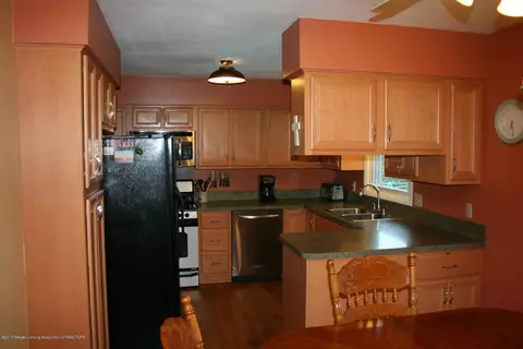 13195 Tucker Rd, Dewitt, MI 48820 photo 4
