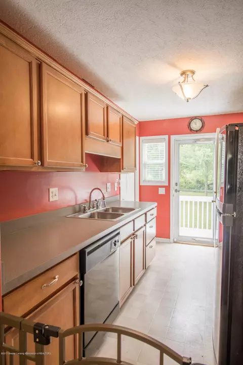 538 E Frederick Ave, Lansing, MI 48906 photo 8