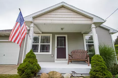 538 E Frederick Ave, Lansing, MI 48906 photo 2