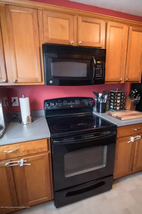 538 E Frederick Ave, Lansing, MI 48906 photo 10