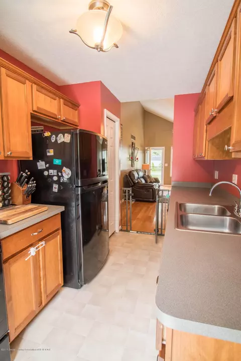 538 E Frederick Ave, Lansing, MI 48906 photo 9
