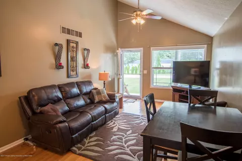 538 E Frederick Ave, Lansing, MI 48906 photo 5