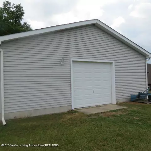7599 E Buchanan Rd, Ashley, MI 48806 photo 3