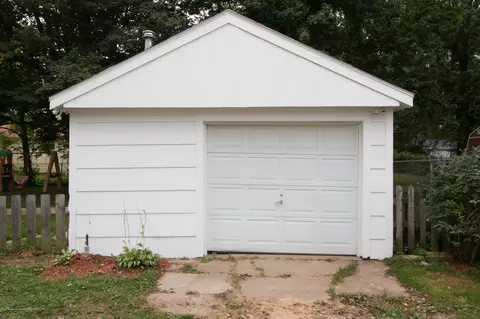 4591 Holt Rd, Holt, MI 48842 photo 3