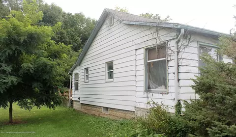 586 E Main St, Springport, MI 49284 photo 3