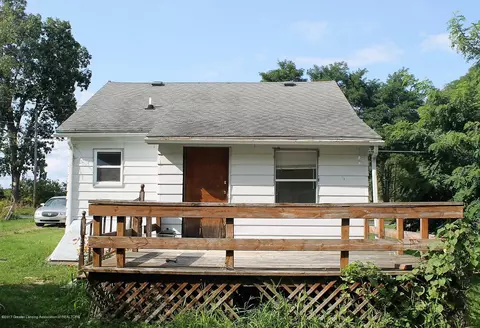 586 E Main St, Springport, MI 49284 photo 2