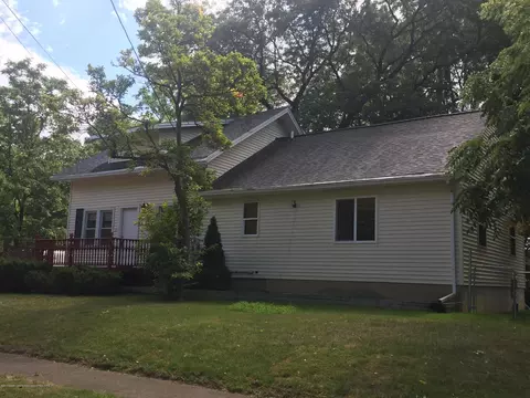 114 E Cavanaugh Rd, Lansing, MI 48910 photo 2