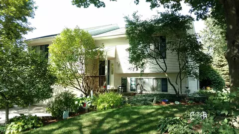 417 Manchester, Dewitt, MI 48820 photo 2