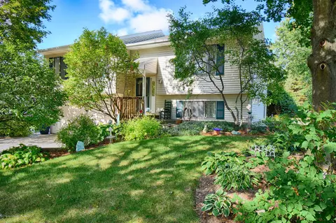 417 Manchester, Dewitt, MI 48820 photo 1