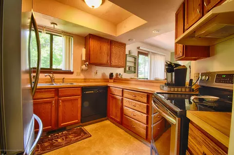 417 Manchester, Dewitt, MI 48820 photo 7