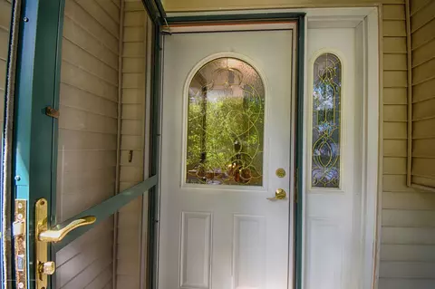 417 Manchester, Dewitt, MI 48820 photo 4