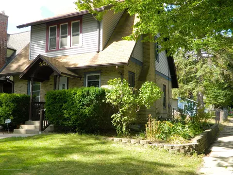 300 S Fairview Ave, Lansing, MI 48912 photo 2