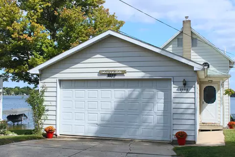 6082 Columbia St, Haslett, MI 48840 photo 2