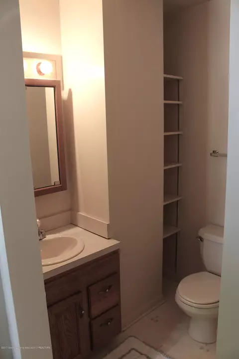 6082 Columbia St, Haslett, MI 48840 photo 7