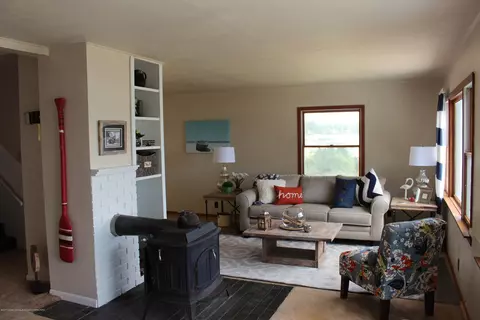 6082 Columbia St, Haslett, MI 48840 photo 3
