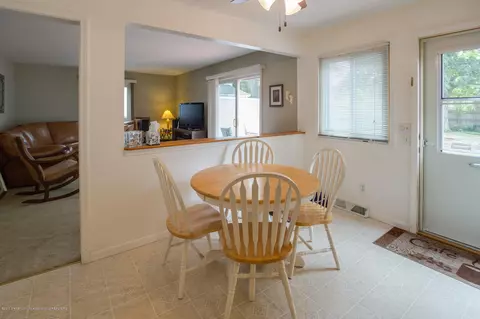 5218 Crocus Ave, Lansing, MI 48911 photo 9