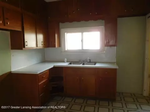 335 N Main, Perry, MI 48872 photo 3