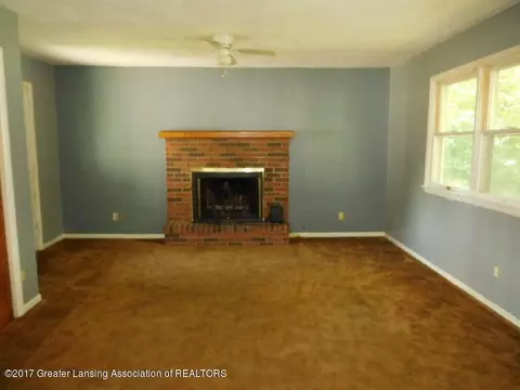 335 N Main, Perry, MI 48872 photo 2