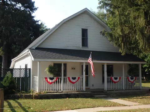 414 E Shaw St, Charlotte, MI 48813 photo 1
