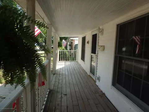 414 E Shaw St, Charlotte, MI 48813 photo 4