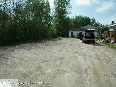 124 Halbert St, Grand Ledge, MI 48837 photo 6