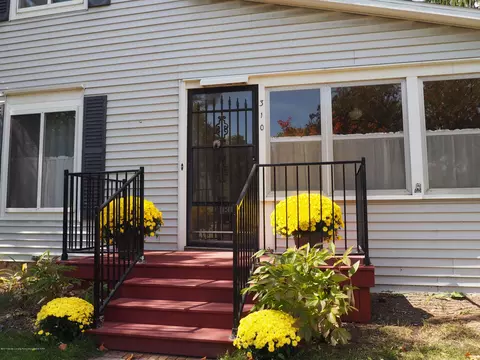 310 S Main St, Perry, MI 48872 photo 2