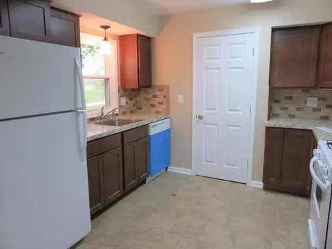 225 Lamb St, Perry, MI 48872 photo 9