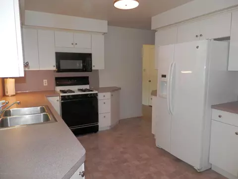 1915 Haslett Rd, Haslett, MI 48840 photo 8