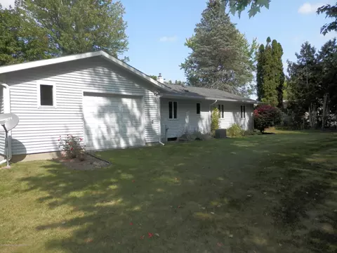1915 Haslett Rd, Haslett, MI 48840 photo 4