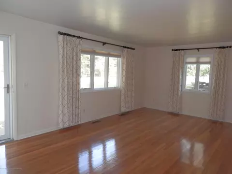 1915 Haslett Rd, Haslett, MI 48840 photo 6
