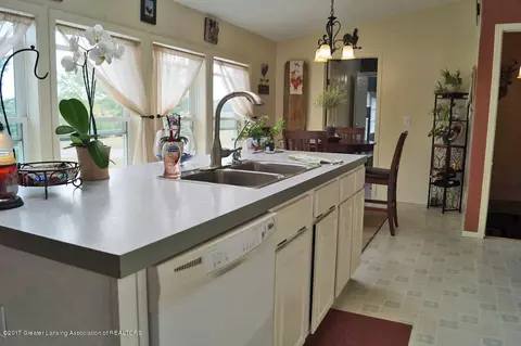 1050 W Chadwick, Dewitt, MI 48820 photo 11