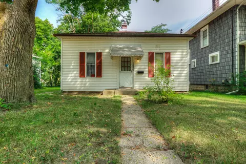 1429 Lyons Ave, Lansing, MI 48910 photo 1