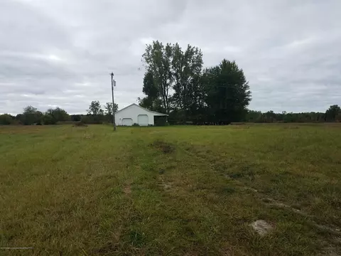 4642 W Haslett Rd, Perry, MI 48872 photo 1