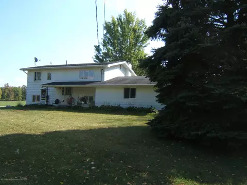 6764 E Price Rd, Saint Johns, MI 48879 photo 1