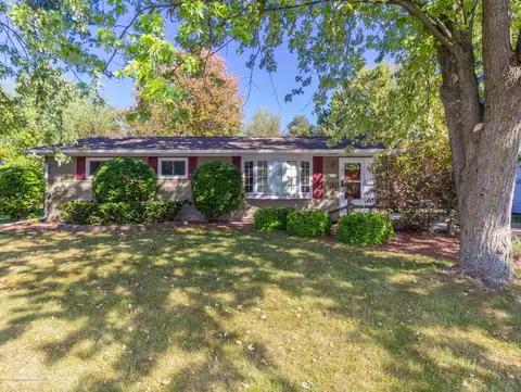 901 E Walker St, Saint Johns, MI 48879 photo 3