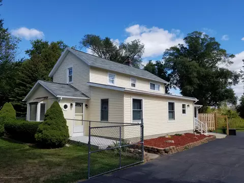 15083 Daggott Rd, Lansing, MI 48906 photo 1