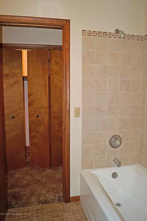 11733 Wood Rd, Dewitt, MI 48820 photo 15