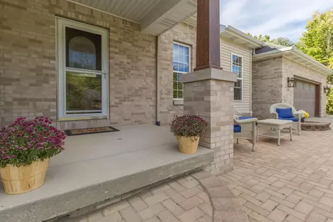 2100 Theresa Ave, Dewitt, MI 48820 photo 3