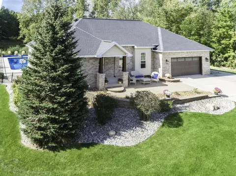 2100 Theresa Ave, Dewitt, MI 48820 photo 2